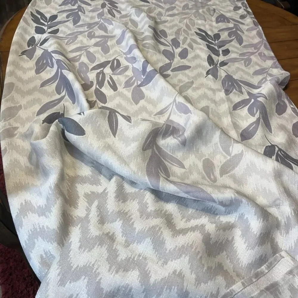 DKNY MATERIAL SHOWER CURTAIN LAVENDER & CREAM